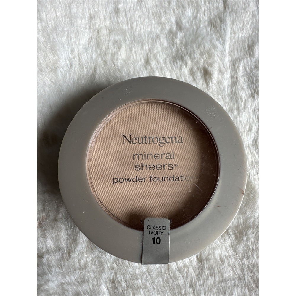 Neutrogena Mineral Sheers Powder Foundation, Classic Ivory 10, 0.34 oz..